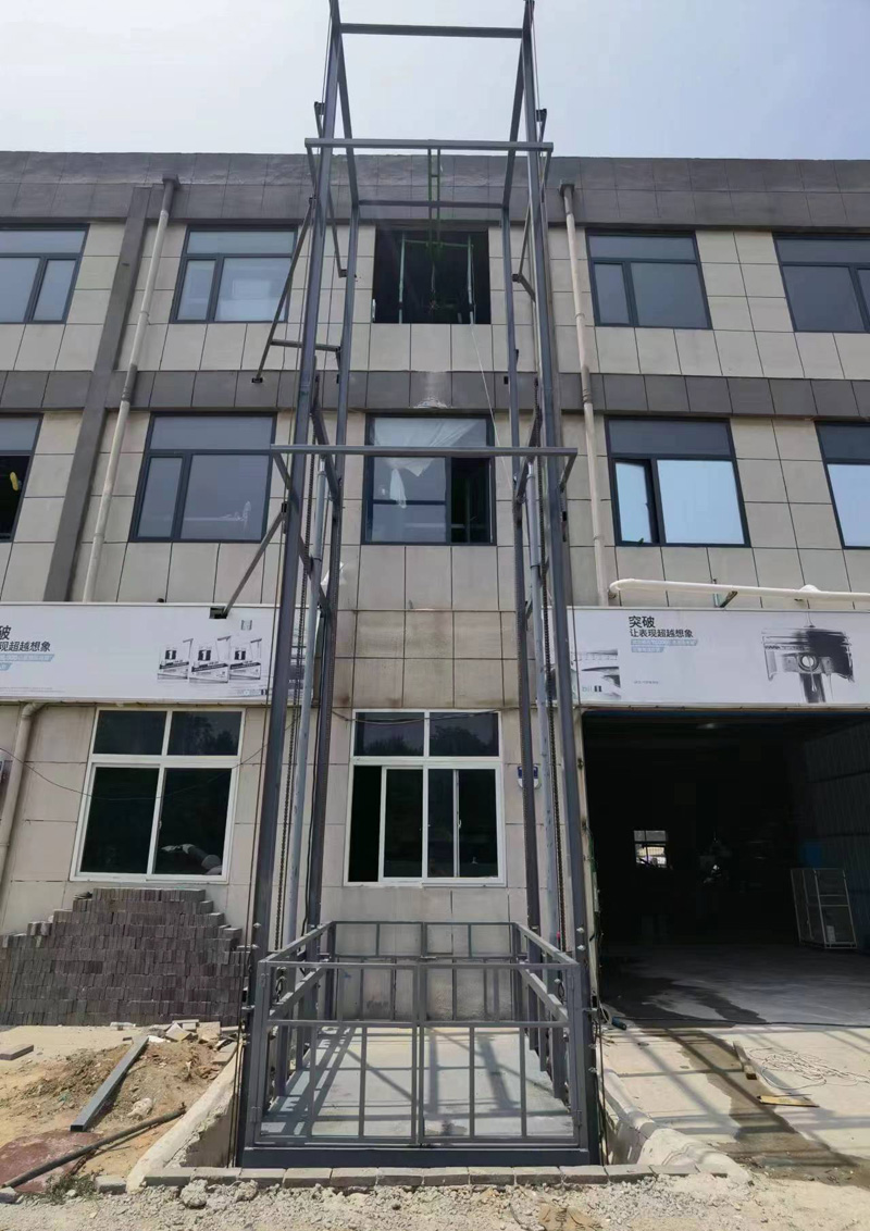 室外導軌式升降機